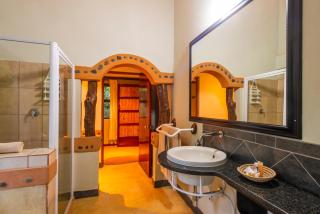 Leopard Walk Lodge - Hluhluwe - 2