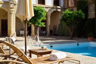 Hotel Puerta de la Luna - 1