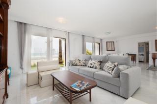 Holiday home, with direct access to the beach, sea views and south facing, in Puerto Banús - 8