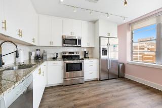 Exquisite 4 Bedroom Luxury condo Just Steps from the French Quarter - New Orleans - 9