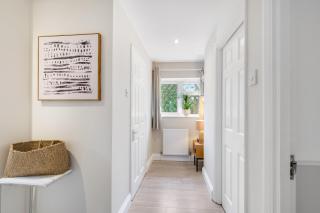 Modern 1 bed-Nr Warner Bros-Parking-Garden - Watford - 7