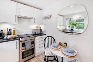 Modern 1 bed-Nr Warner Bros-Parking-Garden - Watford - 9