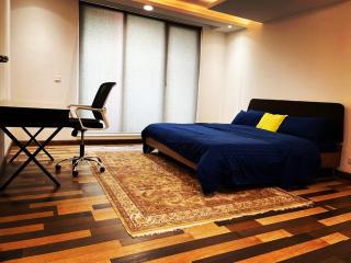 Luxury apartment in Gold Crest Mall 1 bed - 3