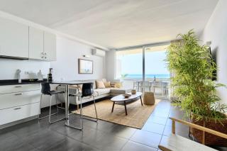 Charming 2 Bedroom Retreat with Beachfront Views - San Bartolomé - 5