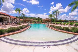 South Facing Private Pool with Lake View - Bella Vida Resort - Nr Disney - Kissimmee - 2