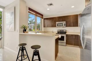 Coastal Condo Deerfield Beach Retreat 3 bed 2 bath - Deerfield Beach - 3