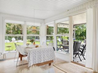 Holiday Home Hollie - 550m from the sea by Interhome - Tjørneholm - 2