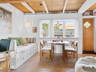 Apartment Wenche - 1-5km from the sea by Interhome - 1