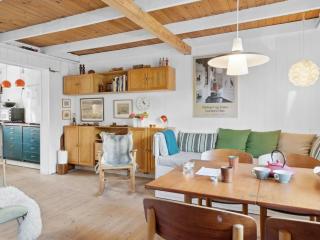 Apartment Wenche - 1-5km from the sea by Interhome - 2