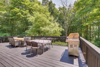 Lakefront New York Abode with Deck, Grill and Fire Pit - 9