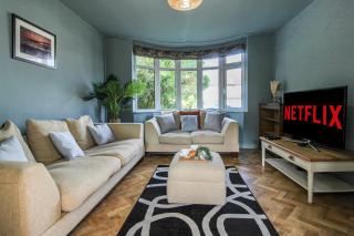 Elegant 3-Bed Home, West Bridgford & Large Garden - 0