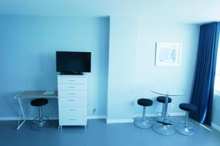 Castle 835 Oceanview studio on beach with pool, gym, bars, and FREE Parking - 1