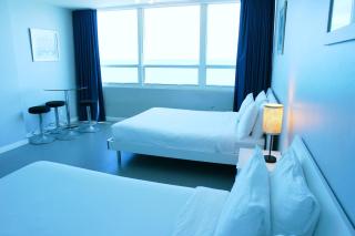 Castle 835 Oceanview studio on beach with pool, gym, bars, and FREE Parking - 3