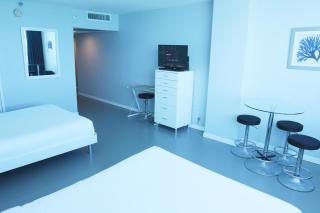 Castle 835 Oceanview studio on beach with pool, gym, bars, and FREE Parking - 4