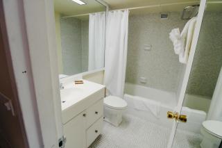 Castle 1733 Ocean view studio with direct beach access, pool, tennis & free parking - 8