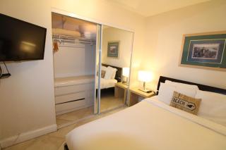 Castle B17 Contemporary Condo with Pool, Beach Access and Free Parking - 4