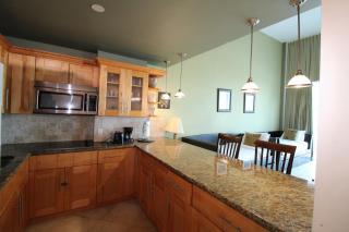 Castle B17 Contemporary Condo with Pool, Beach Access and Free Parking - 9
