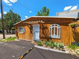 Yellowstone's Treasure Cabins - 9