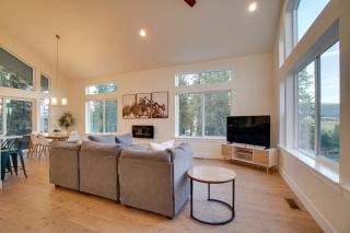 New Meadows Golf Resort Vacation Rental with Hot Tub - 6