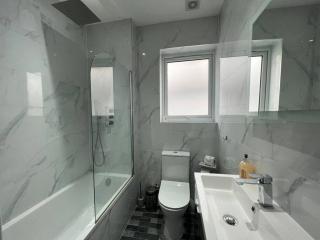Star London Bell Lane 3-Bed Oasis with Garden - Hendon - 6