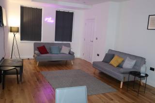 Modern house in Birmingham - Birmingham - 4