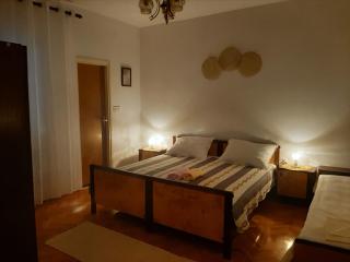Apartments and rooms LJUBICA - Lun - 3