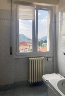 Spacious Apartment with Panoramic Views in Lecco - Lecco - 2