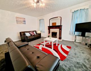 Chimes-Company & Family Stay, 2 Bedroom House + Free parking - Tamworth - 8