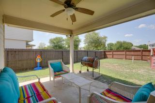Near SeaWorld! Modern Family Home with Pool Access - 9