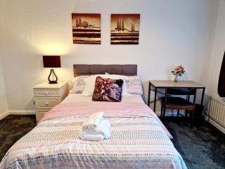 Chimes-Company & Family Stay, 2 Bedroom House + Free parking - Tamworth - 3