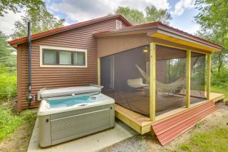 Gorgeous Sunday River Cabin with Saltwater Hot Tub! - Newry - 8