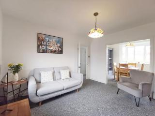 Entire 3 bedroom house 5 minutes from the beach - 5