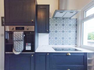 Entire 3 bedroom house 5 minutes from the beach - 4