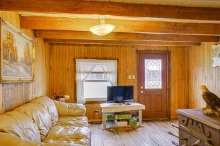 Historic Cabin Retreat about 2 Mi to Seneca Rocks! - 3