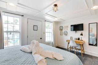 Block to Ocean Beachside Bungalow in Galveston! - Galveston - 2