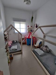 דירת גן צבעונית בכרם האמנים בעכו - 8