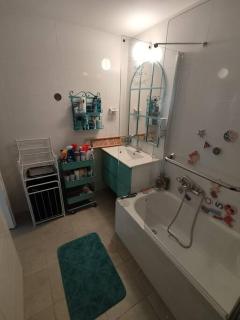 דירת גן צבעונית בכרם האמנים בעכו - 6