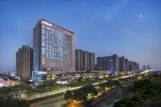 Hilton Foshan - Visit the Lobby Aquarium - Foshan - 0
