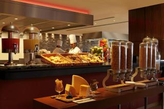 Hilton Garden Inn New Delhi/Saket - Neu-Delhi - 4