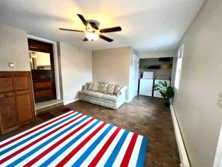 Vintage cute house 5 min from the beautiful Falls! - 7