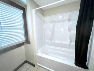 Vintage cute house 5 min from the beautiful Falls! - 5