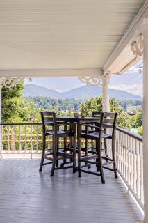 STEPS TO BRYSON - MTN VIEWS, HOT TUB, FIREPIT, WALK TO TOWN! - Bryson City - 6