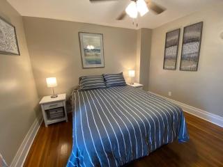 Beautifully remodeled house 1.5 miles from falls. - Niagara Falls - 6