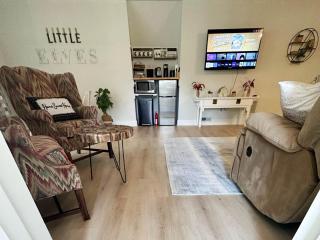 Dreamy Boho Remodeled Cottage with Mountain Views - Sparta - 6