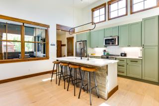 Mountain Views Luxurious Grand Lake Escape! - 4