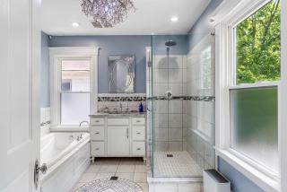 Modern Oakley Retreat - King Bed - Free Parking - Centrally Located - Cincinnati - 2