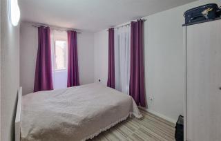 Nice Apartment In Funtana With Kitchen - 2