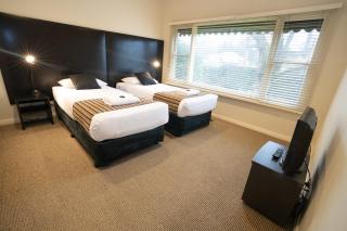 Sovereign Park Motor Inn - 4
