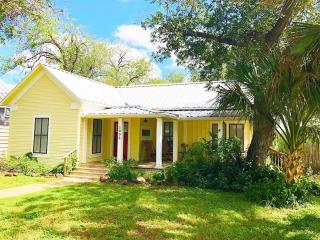 Aunt Hattie's Farmhouse - Llano - 0