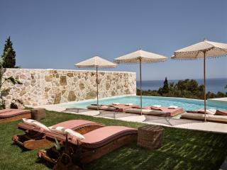 Ismet Villa, a SeaView Glorious Hideaway, By ThinkVilla - Akrotiri - 9